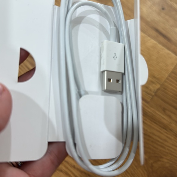 Apple Watch Magnetic Charging Cable - Picture 4 of 4